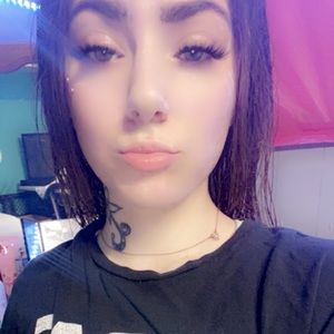 Meet your Posher, Selena